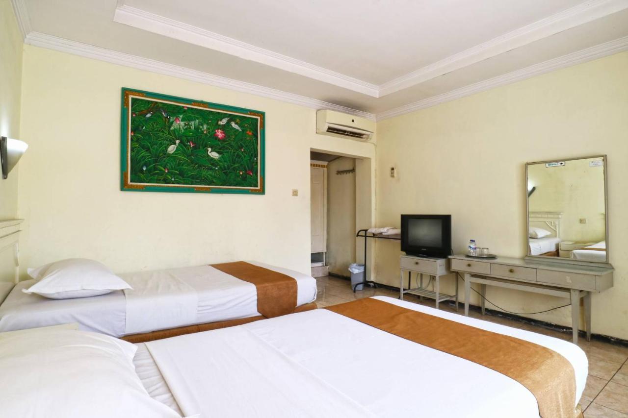 Hotel Tanjung Σουραμπάγια Εξωτερικό φωτογραφία