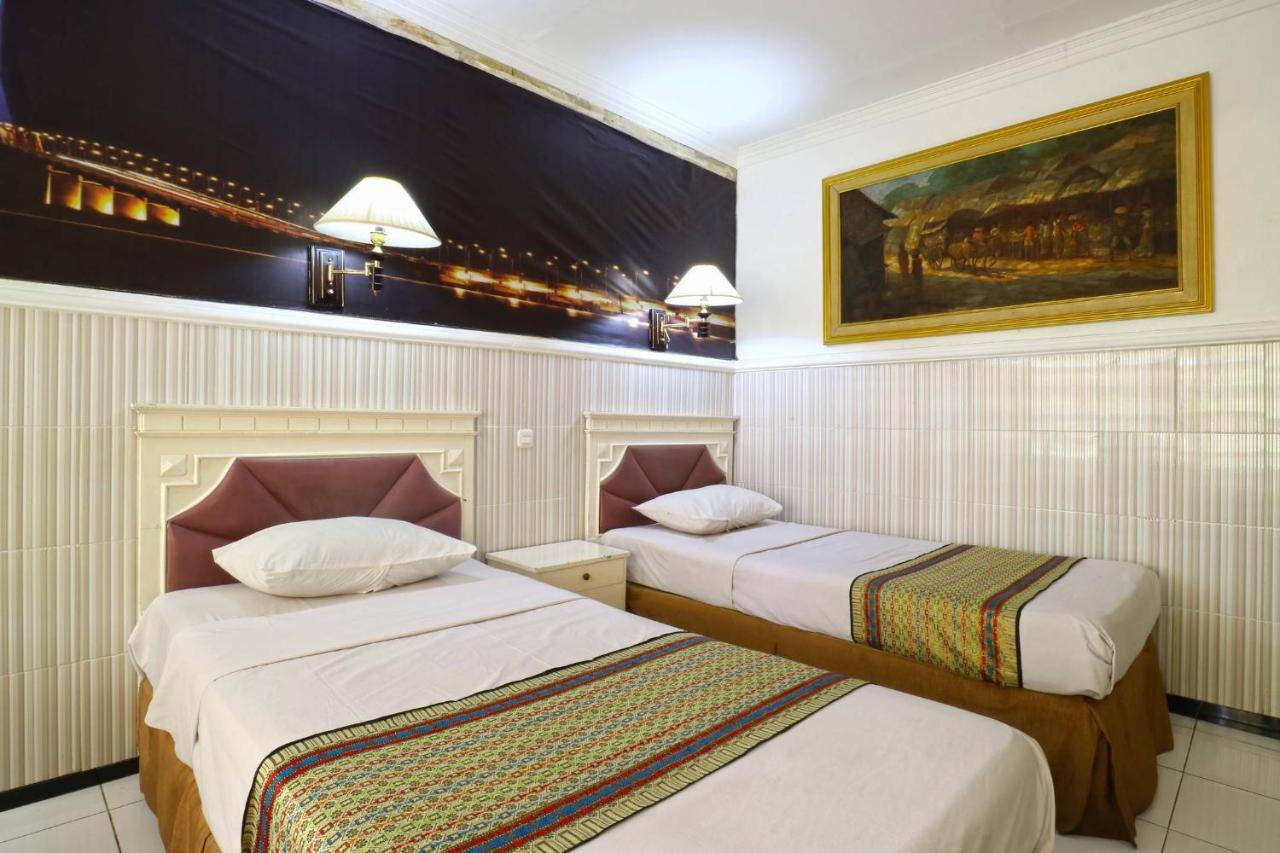 Hotel Tanjung Σουραμπάγια Εξωτερικό φωτογραφία