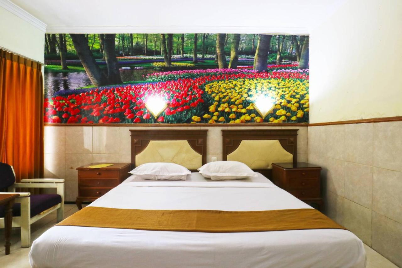 Hotel Tanjung Σουραμπάγια Εξωτερικό φωτογραφία