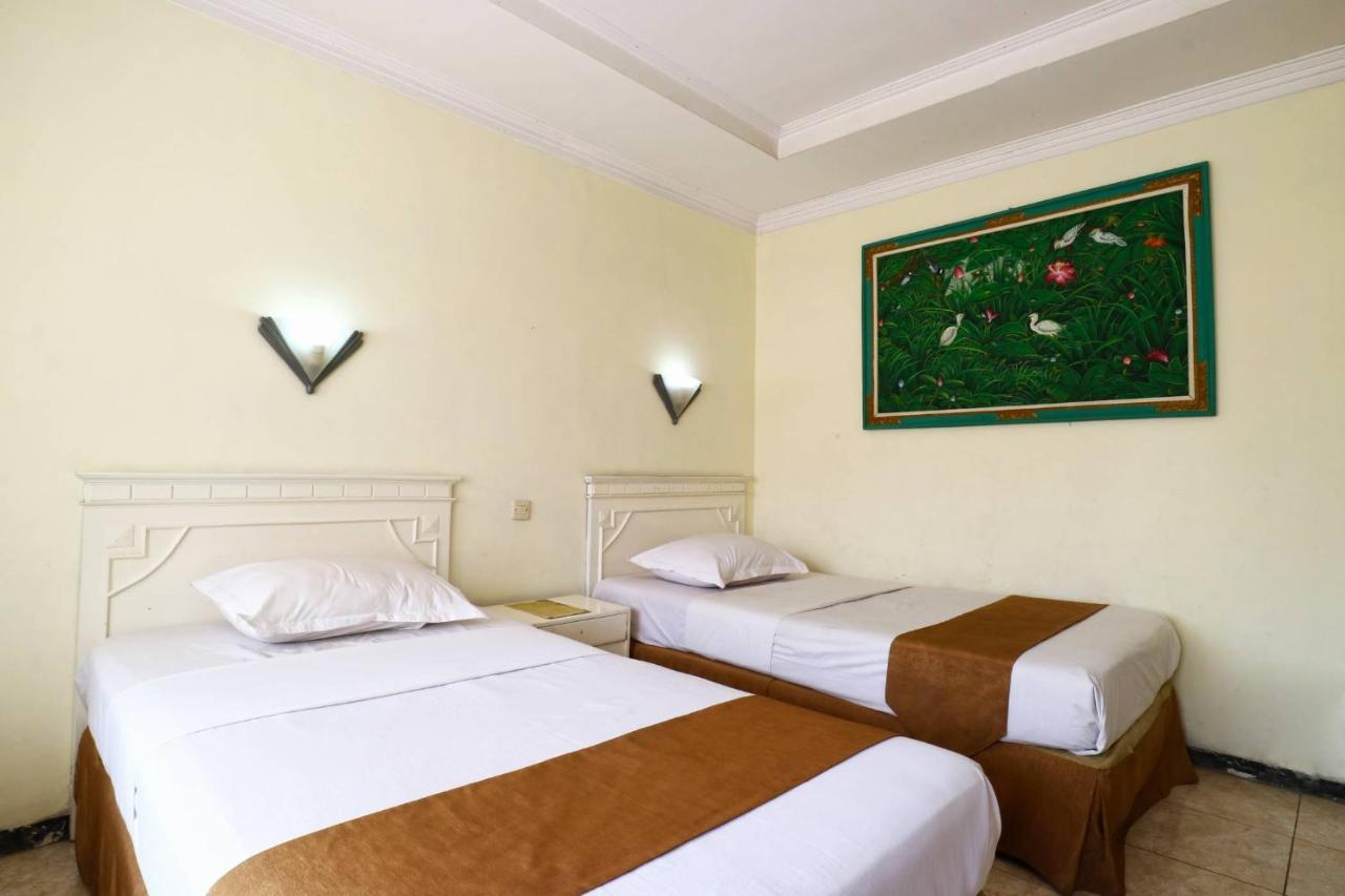Hotel Tanjung Σουραμπάγια Εξωτερικό φωτογραφία