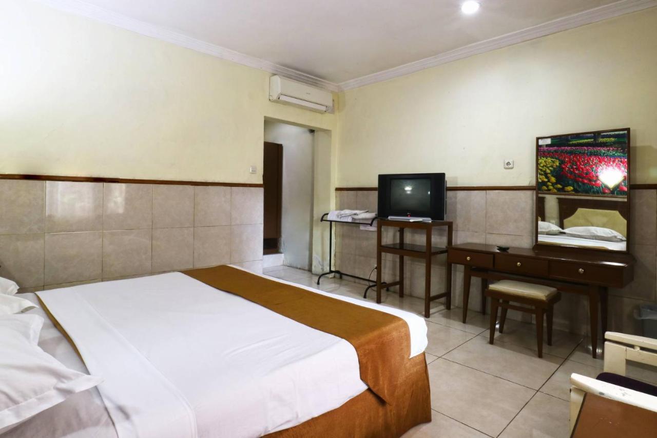 Hotel Tanjung Σουραμπάγια Εξωτερικό φωτογραφία